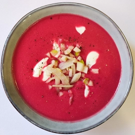Sopa de remolacha, hinojo y manzana