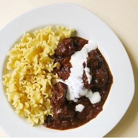 Goulash de ternera con pasta 2
