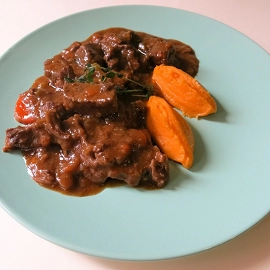 Ragout de ternera con Guinness y puré de batata 2