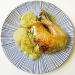Pollo asado con limón y tomillo con patatas Pollo asado con limón y tomillo con patatas