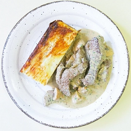 Strogonoff de ternera con gratén de patatas
